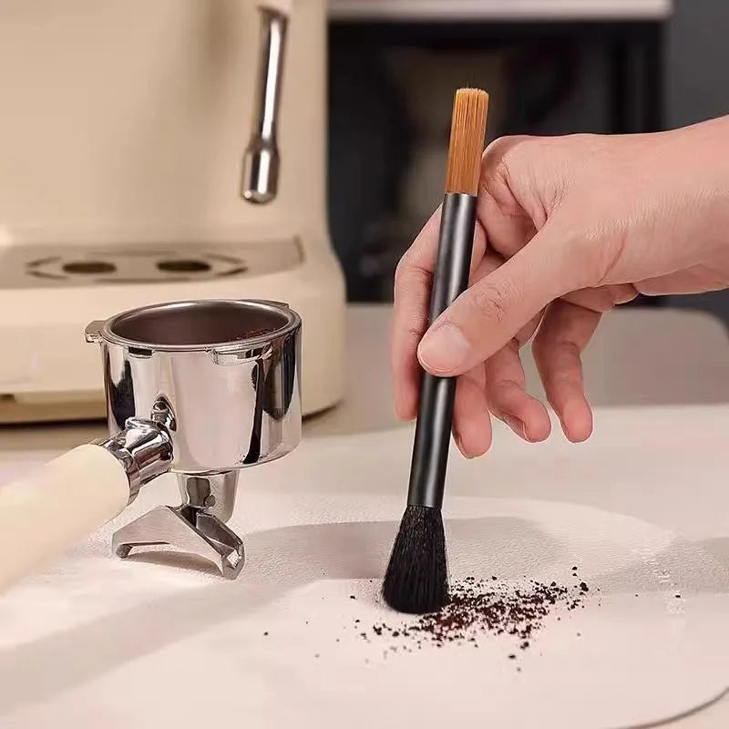 Kaffeemaschinen Reinigungsbürste – Barista Werkzeug für Kaffeebar & Mühle