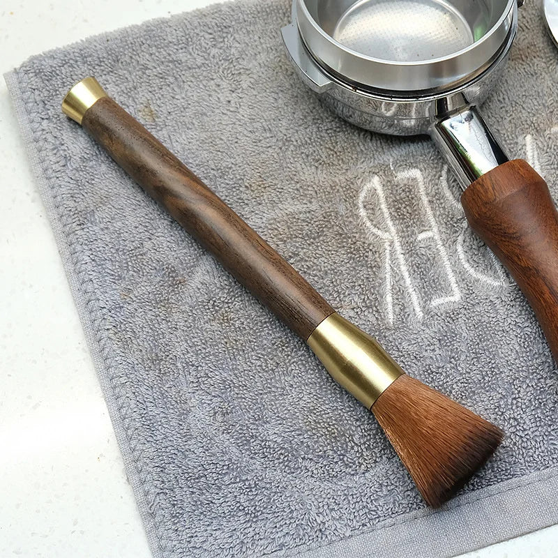 Espresso Reinigungsbürste mit Holzgriff – Barista Tool